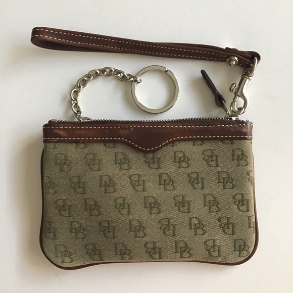 Dooney & Bourke Handbags - 💚 Dooney & Bourke Wristlet Canvas Wallet Keychain Gray/Green Brown Leather Trim